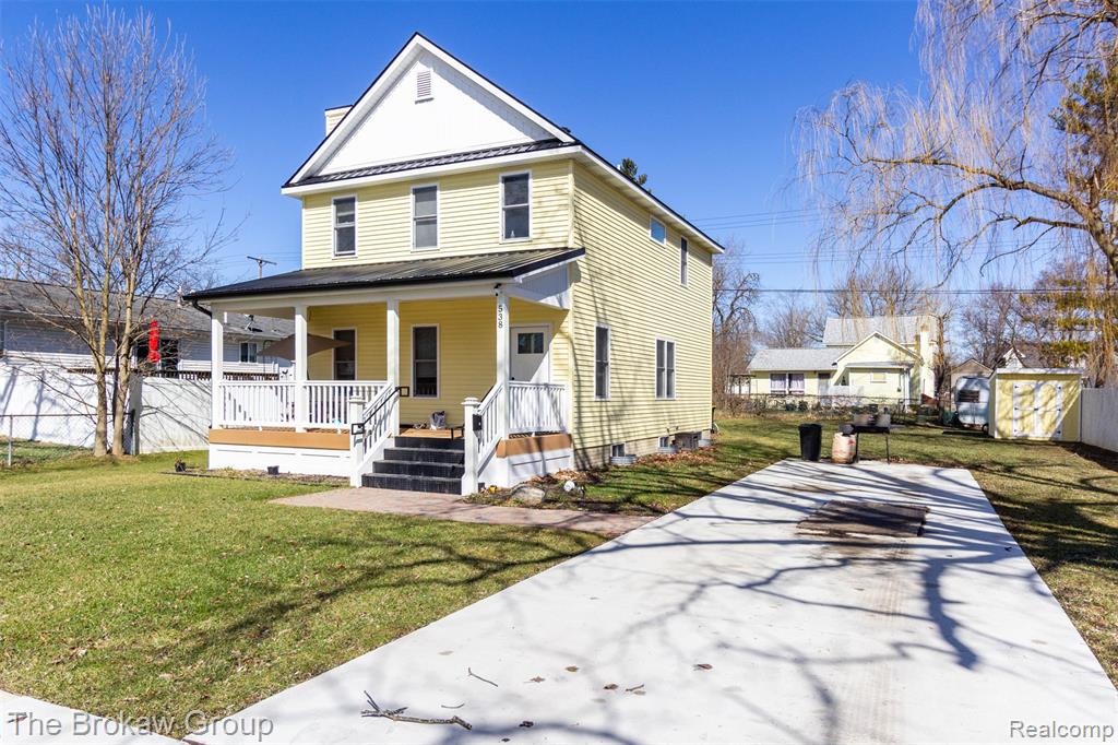 538 S Elm Street, Lapeer, MI 48446 — Photo 2