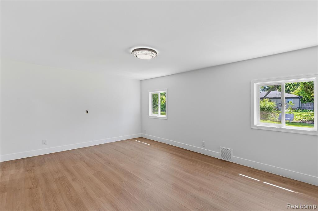 28264 Bayberry Road, Farmington, MI 48331 — Photo 19