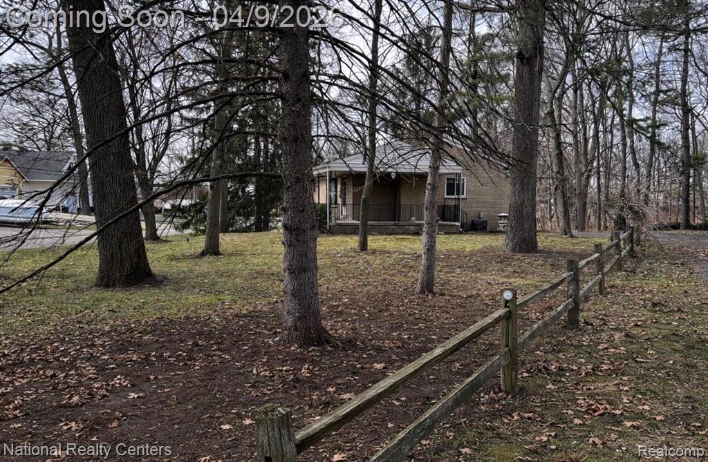 7010 Locklin Street, West Bloomfield, MI 48324 — Photo 2