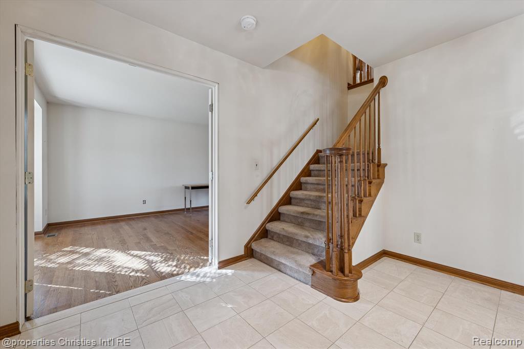 48818 Pebble Lane, Novi, MI — Photo 7