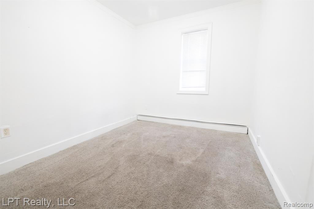 6015 Mayburn Street W, Dearborn Heights, MI 48127 — Photo 2