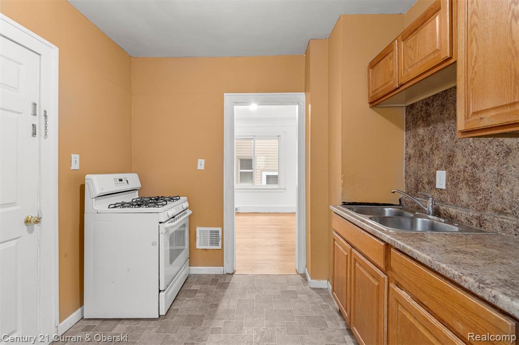 6559 Barrie Street, Dearborn, MI, 48126