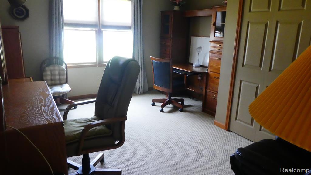 8051 Prestonwood Court, Flushing, MI 48433 — Photo 17