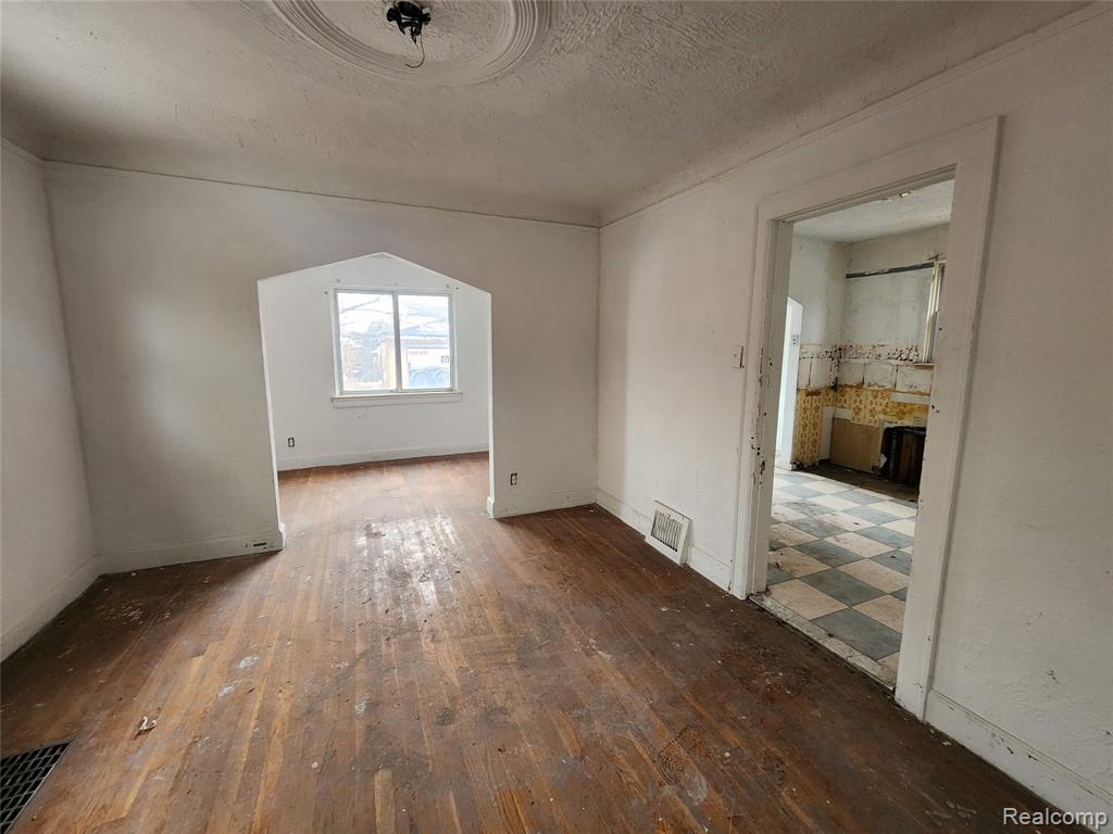 8372 Carlin Street, Detroit, MI 48228 — Photo 9