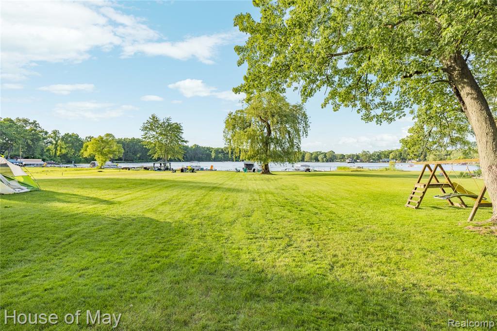 10890 Hillway Drive, White Lake, MI — Photo 47