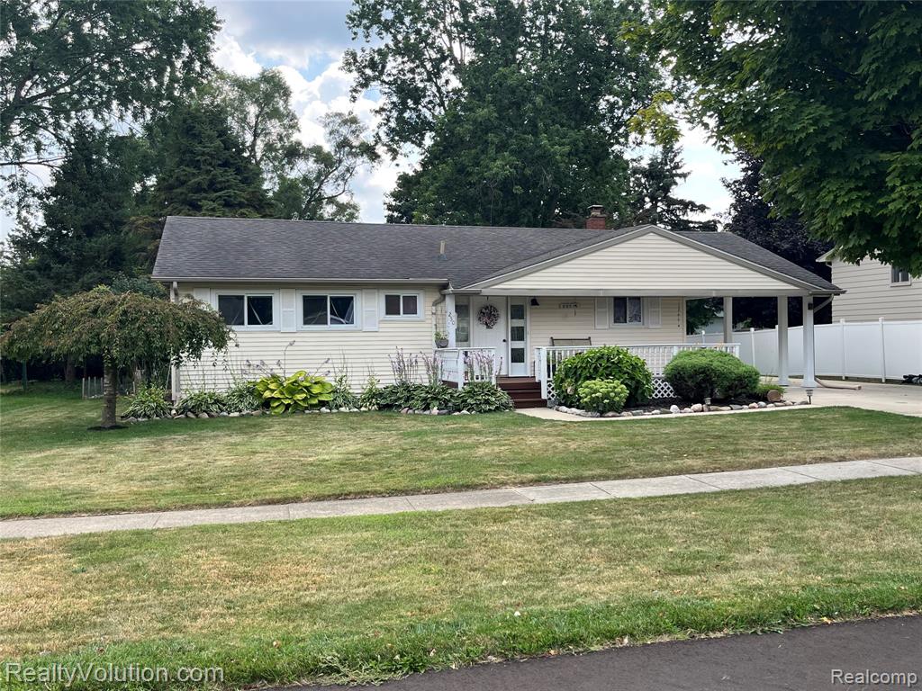 250 Engle Street, Imlay City, MI 48444 — Photo 2