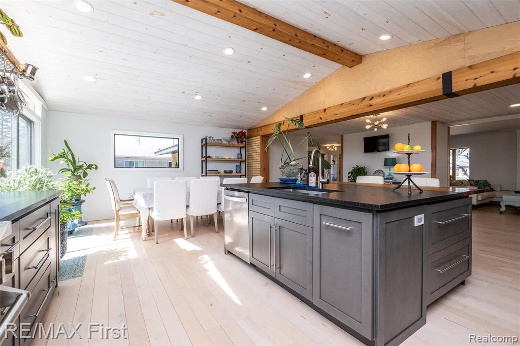 905 W Parker Avenue, Madison Heights, MI 48071 — Photo 25