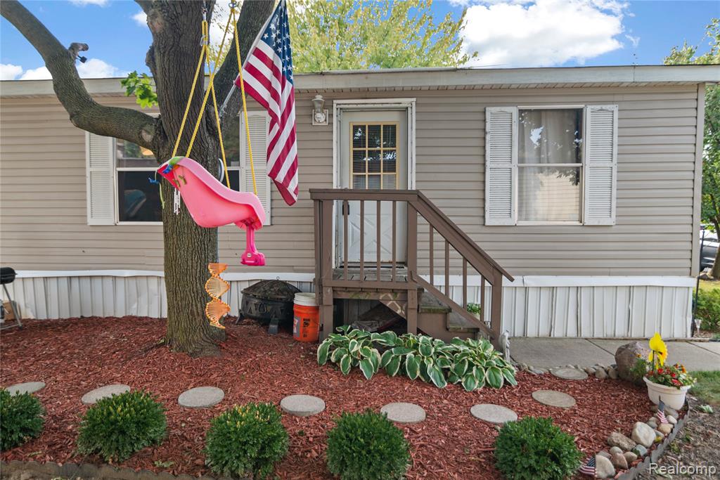 351 North Squirrel Road #63, Auburn Hills, MI 48326 — Photo 2