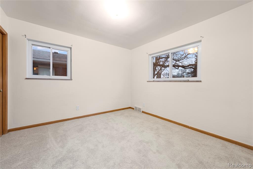 28876 Palm Beach Drive, Warren, MI 48093 — Photo 24