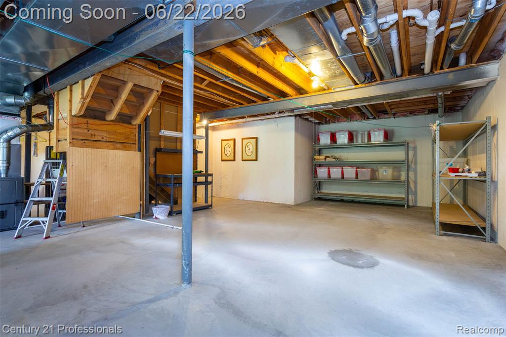 8225 Brookstone Lane, Clawson, MI 48348 — Photo 41
