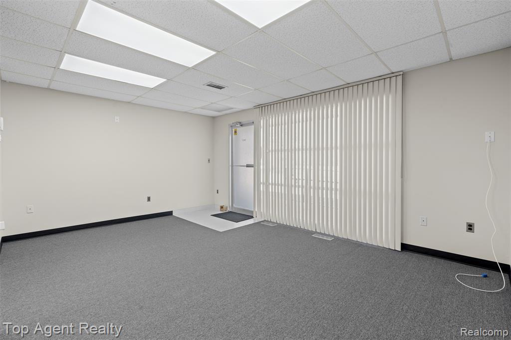 967 Oakwood Drive, Rochester, MI 48307 — Photo 4