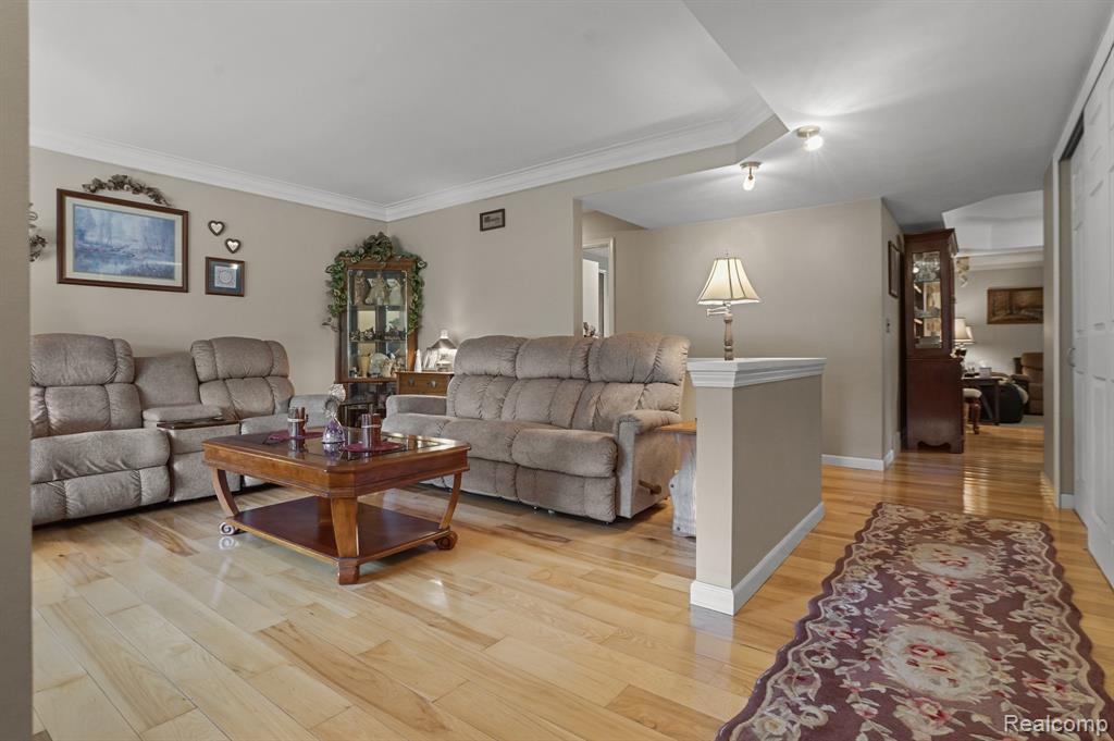 6989 Fredmoor Drive, Troy, MI 48098 — Photo 7