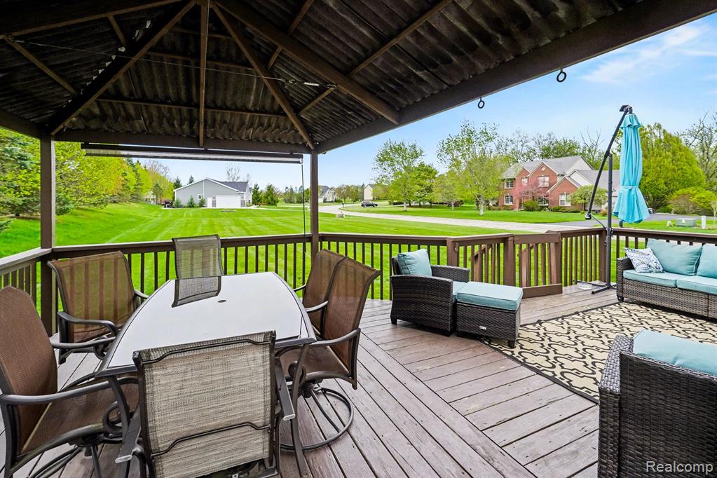 9270 Anacapa Bay Drive, Pinckney, MI 48169 — Photo 23