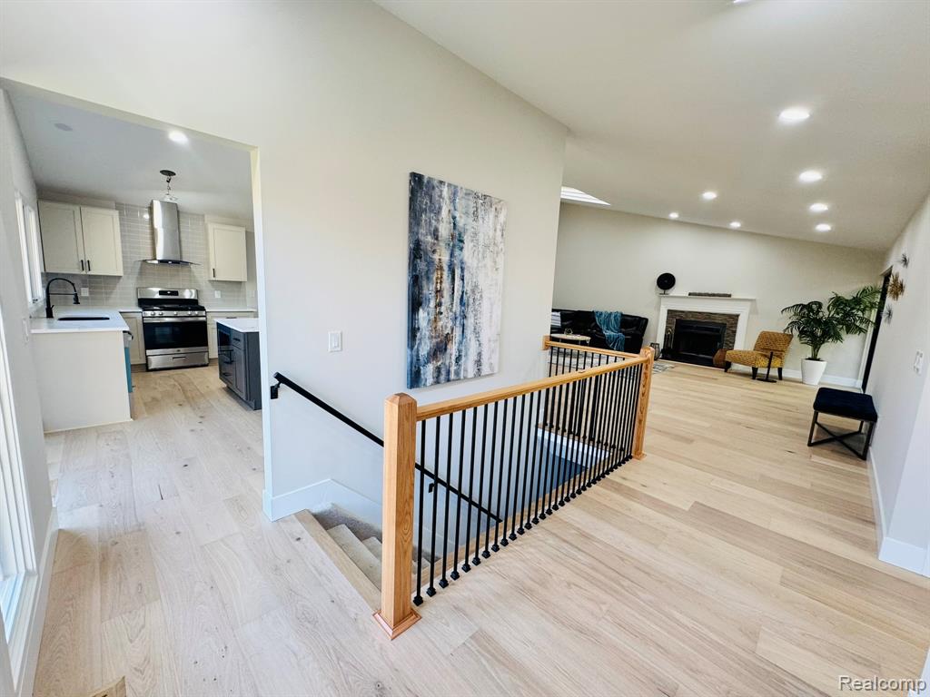 5616 Hillcrest Circle W, West Bloomfield, MI — Photo 4