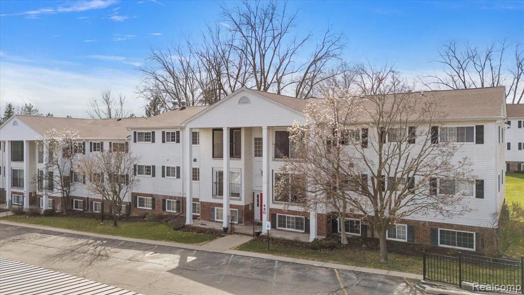 480 BALDWIN Avenue, 13, Rochester, MI 48307 — Photo 3