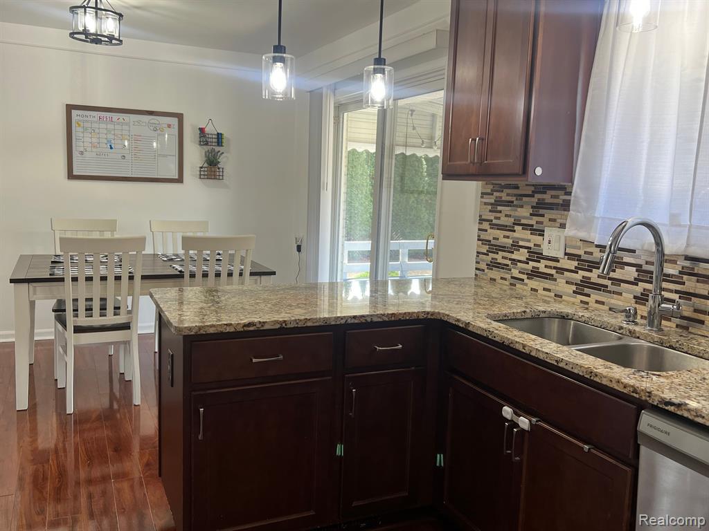 7101 N WILDWOOD Street, Westland, MI — Photo 2