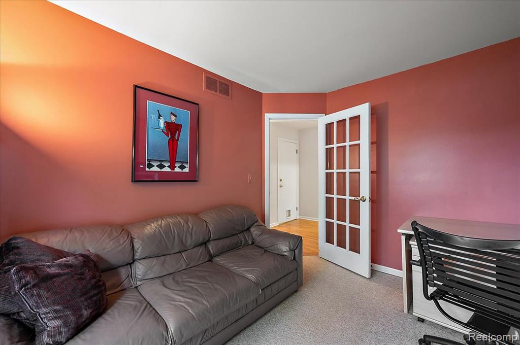 6153 Kiev Street, West Bloomfield, MI 48324 — Photo 20