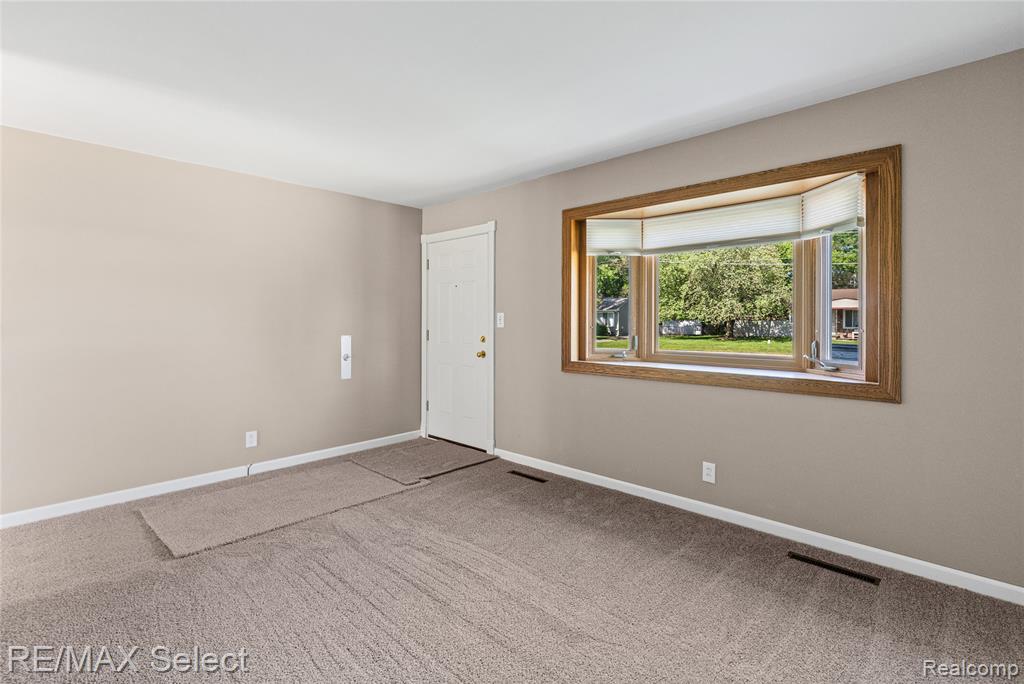 4075 Bristolwood Drive, Flint, MI 48507 — Photo 35