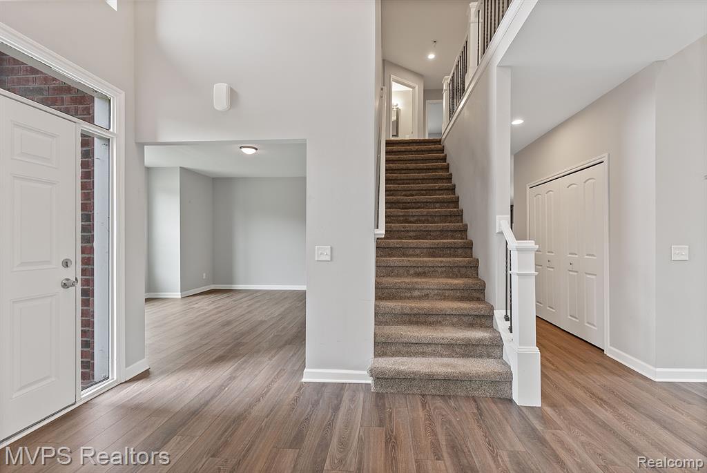 5325 SHOREWOOD Drive, Fort Gratiot, MI 48059 — Photo 8