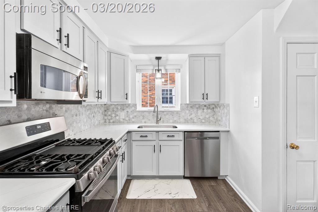 1922 Norwood Drive, Grosse Pointe Woods, MI 48236 — Photo 14