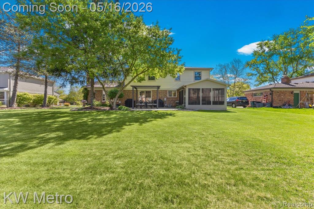 5757 Folkstone Drive, Troy, MI 48085 — Photo 47