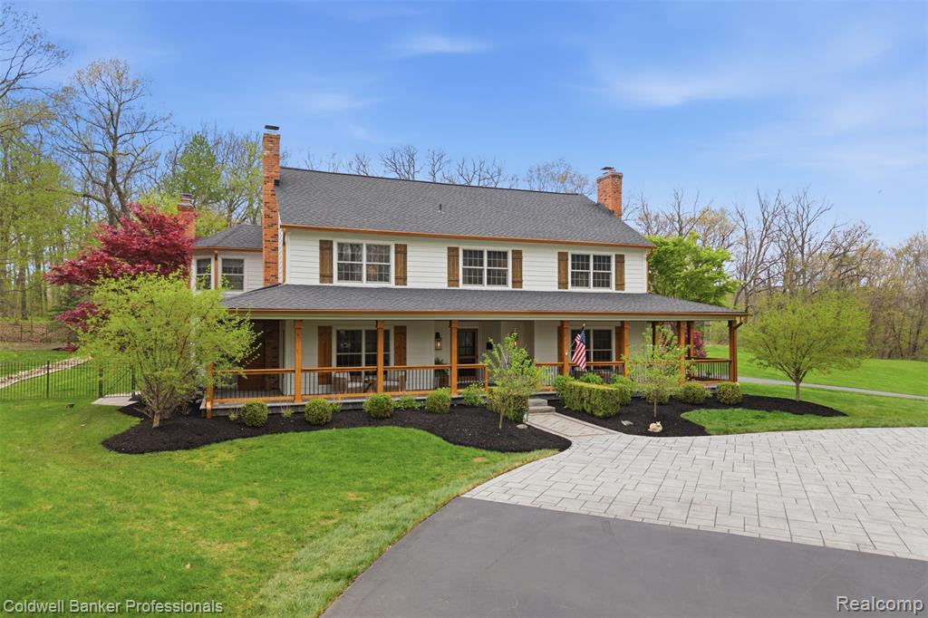 5490 Great Fosters Drive, Rochester, MI 48306 — front exterior