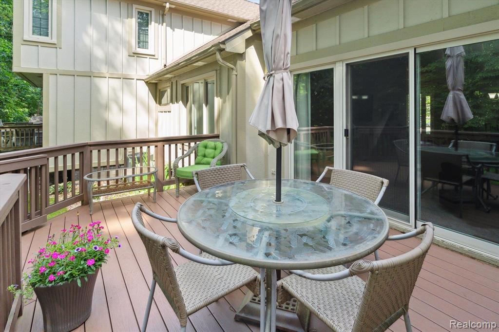 2736 MAPLE FOREST Drive, Wixom, MI 48393 — Photo 30