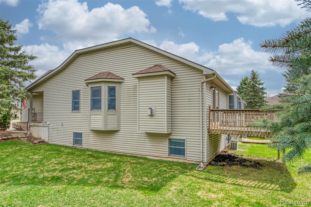 216 Canterbury Court, Linden, MI 48451 — Photo 25