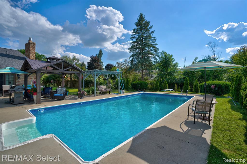 6181 Kings Scepter Court, Grand Blanc, MI 48439 — Photo 4