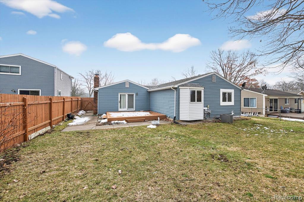 751 Norchester Street, South Lyon, MI 48178 — Photo 24