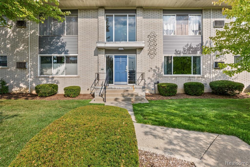 4830 BRIARWOOD Avenue, D2, Royal Oak, MI 48073 — Photo 2