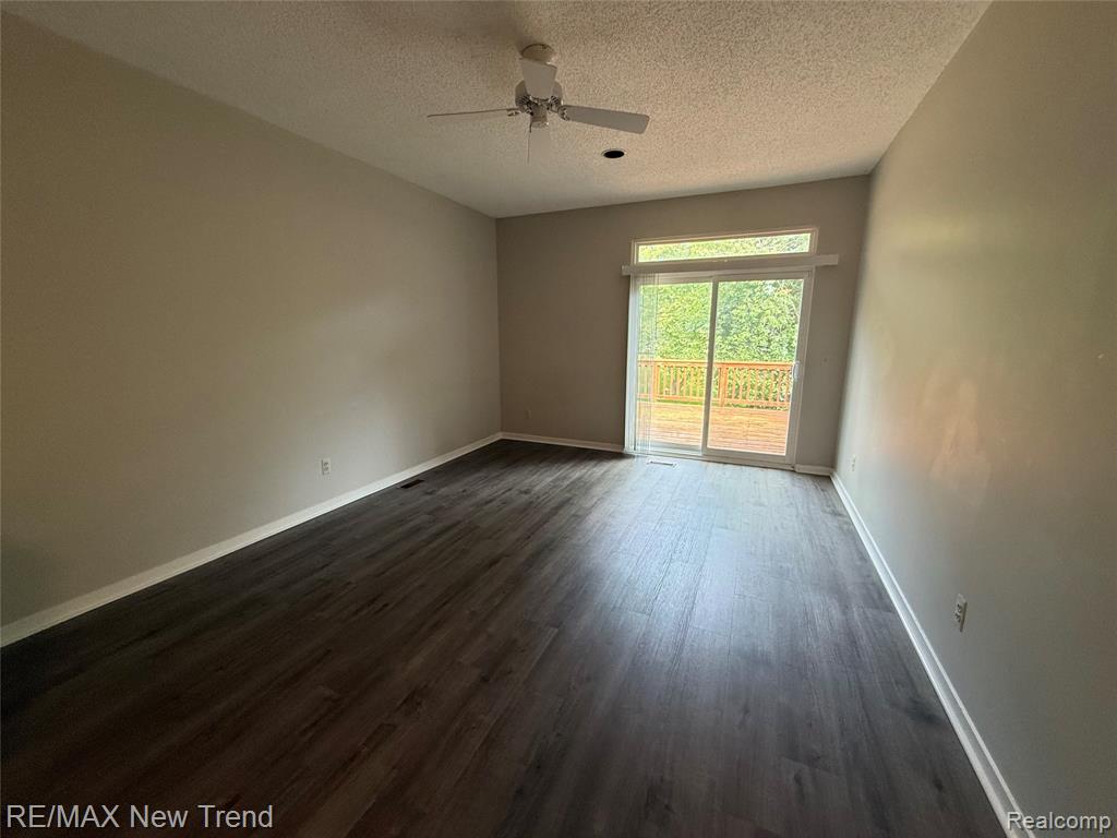 41855 CANTEBURY Drive, Novi, MI — Photo 4