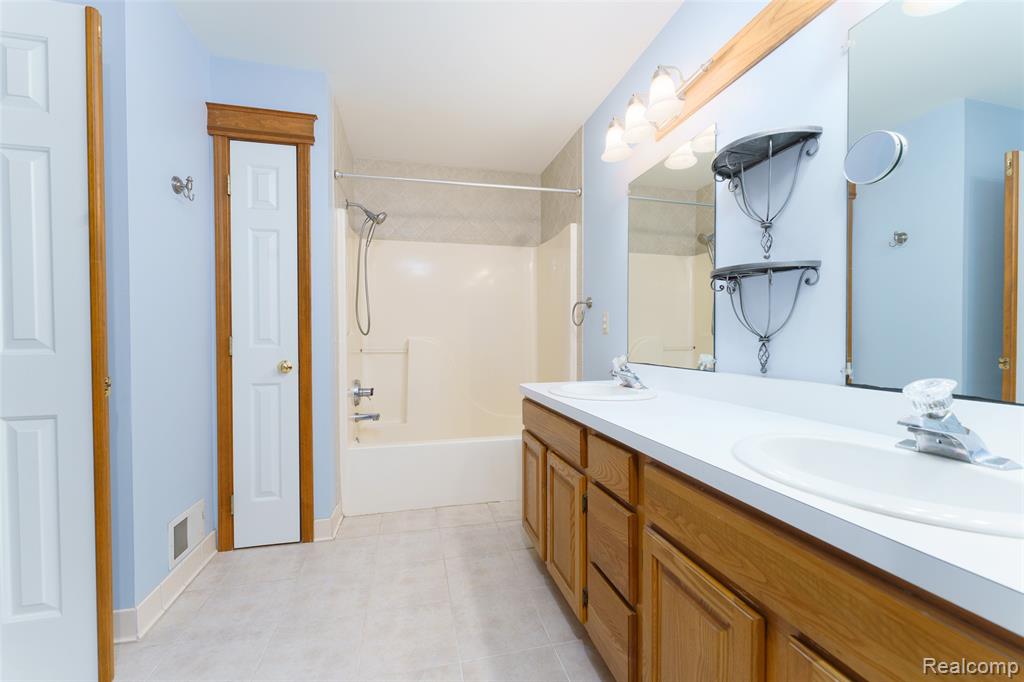 3410 Hogback Road, Fowlerville, MI 48836 — Photo 17