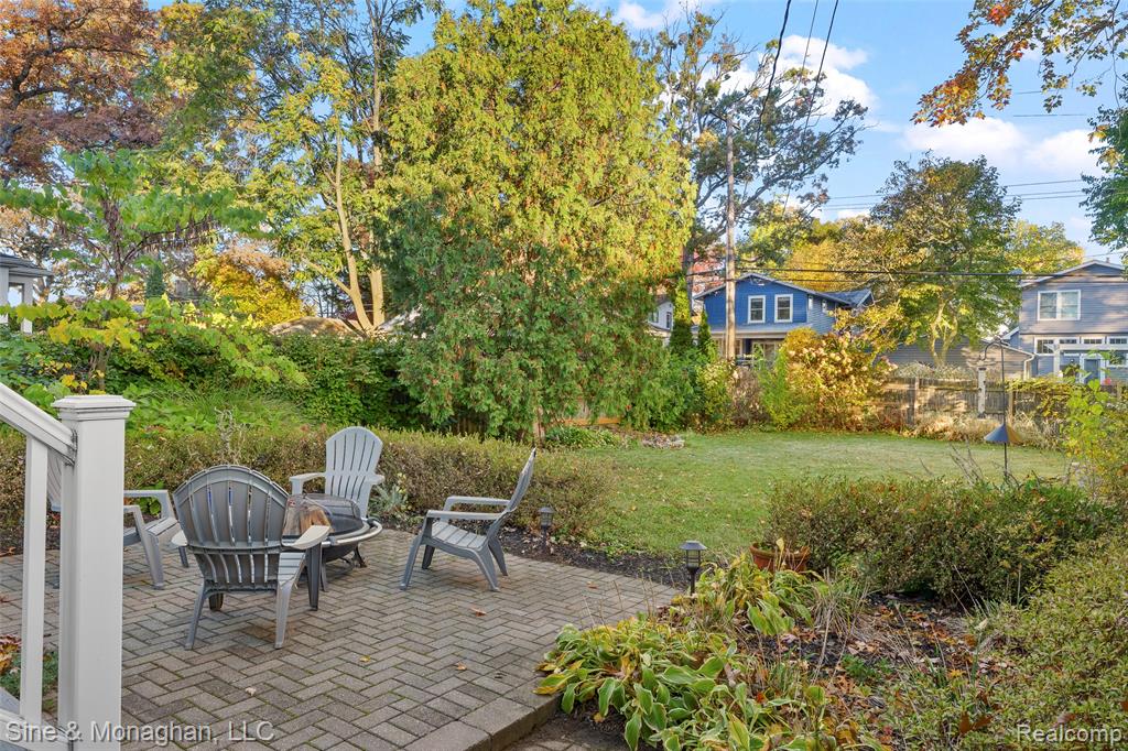 517 Forest Avenue N, Royal Oak, MI 48067 — Photo 42