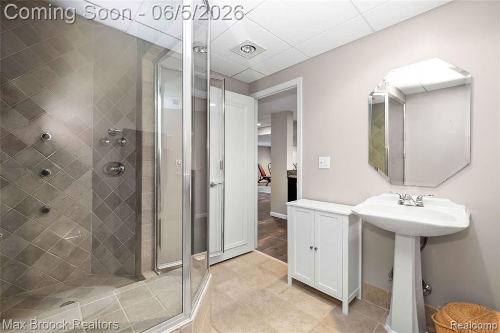 6294 Lindsay Court, West Bloomfield, MI 48324 — Photo 65