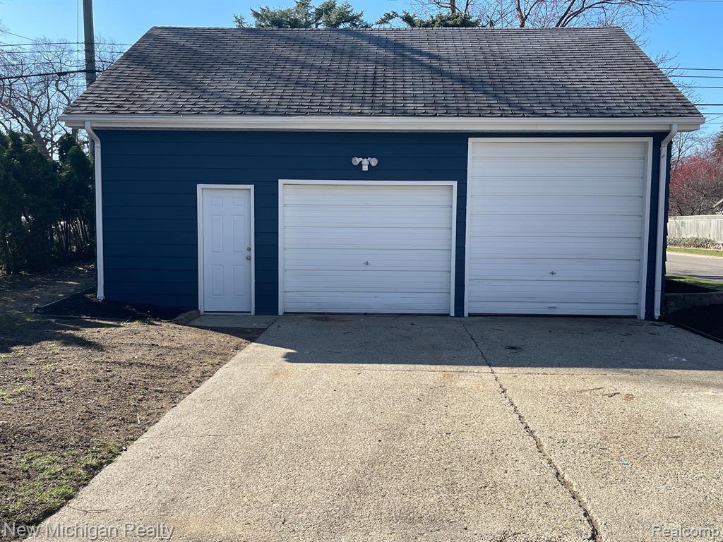 985 W Hazelhurst Street, Ferndale, MI 48220 — Photo 5