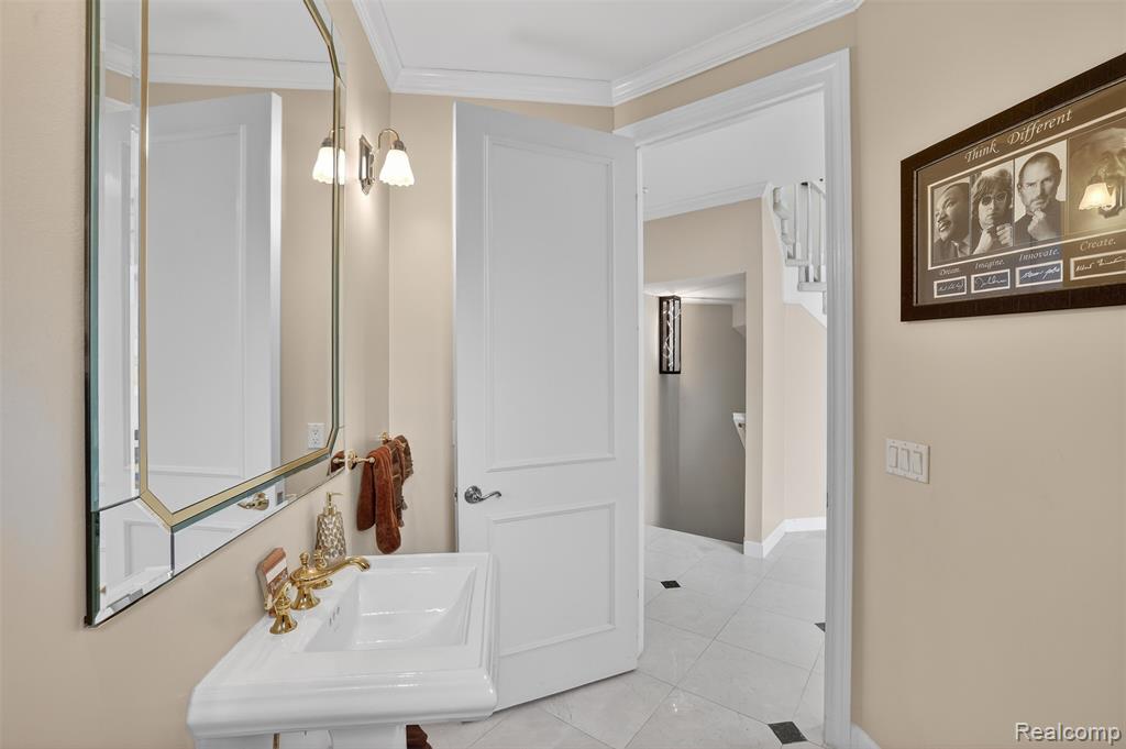 6620 Minnow Pond Drive, West Bloomfield, MI — Photo 20