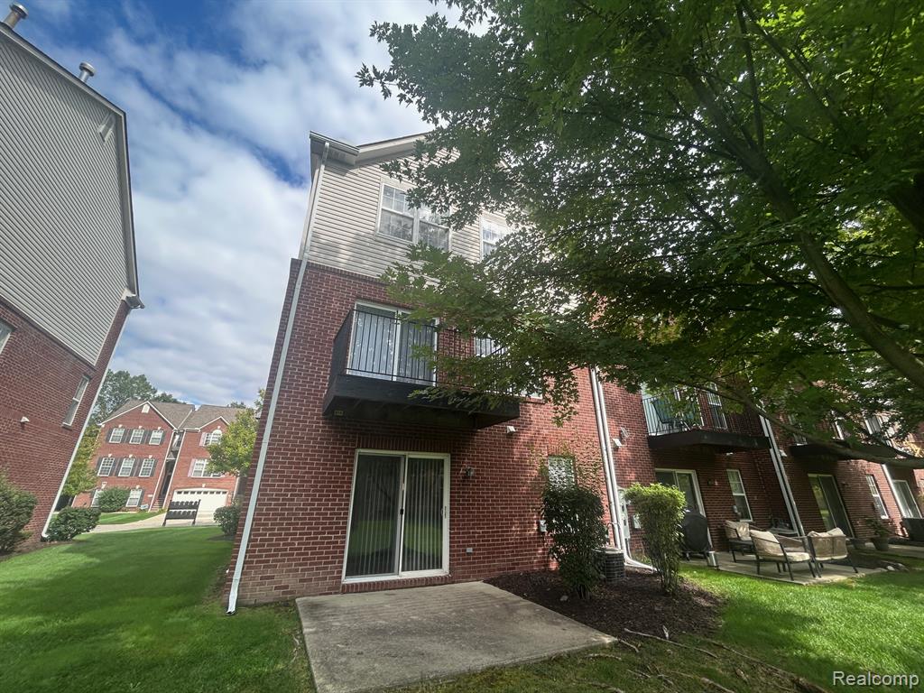 674 CHERRY ORCHARD Road, Canton, MI 48188 — Photo 36