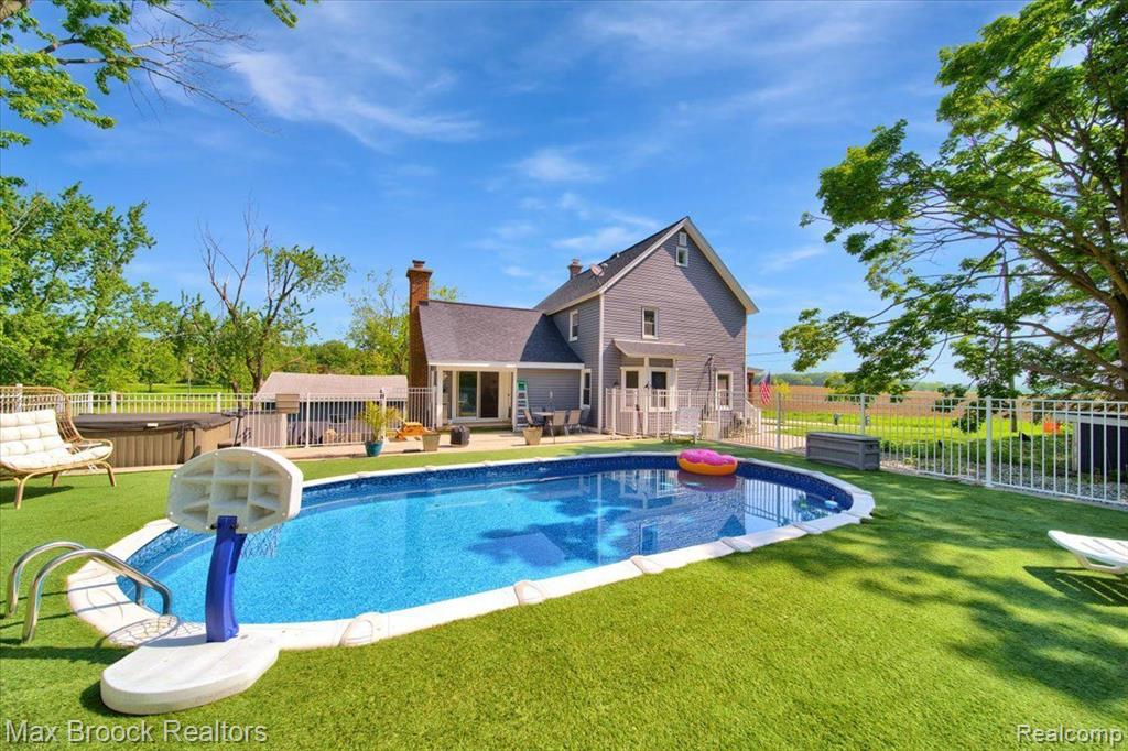 8360 Parker, Saline, MI 48176 — Photo 28
