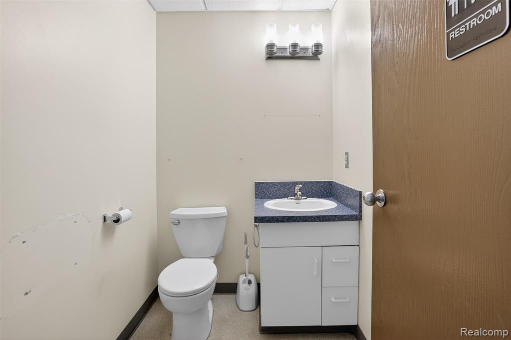 10683 S SAGINAW Street, Grand Blanc, MI 48439 — Photo 21