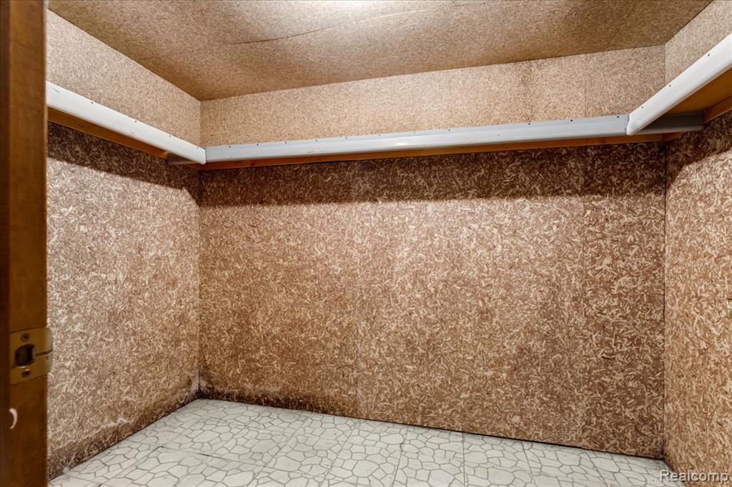 19010 Lacrosse Avenue, Lathrup Village, MI 48076 — Photo 34