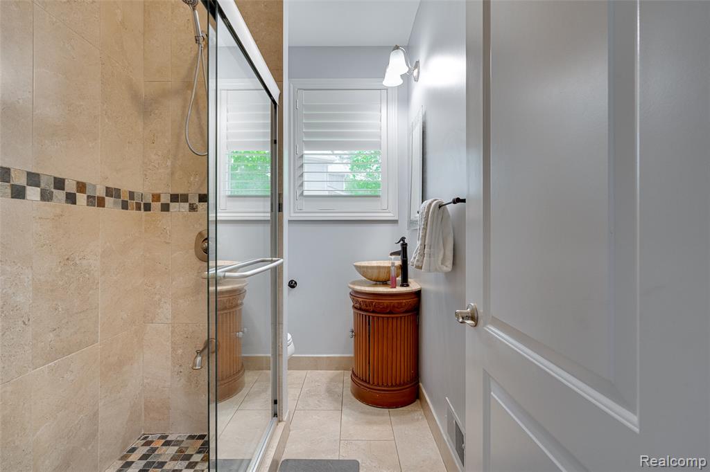 47576 VALENCIA Circle, Novi, MI — Photo 23