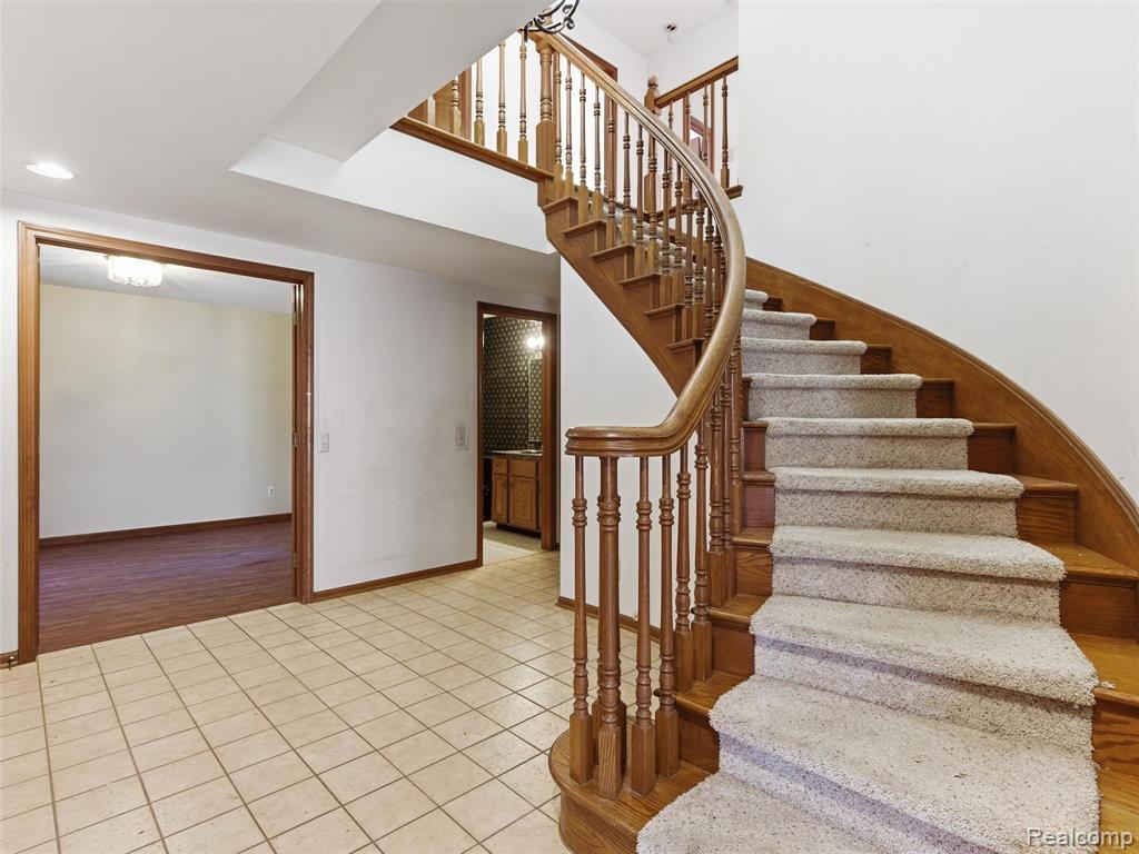 6400 Bridle Lane, Highland, MI 48356 — Photo 7