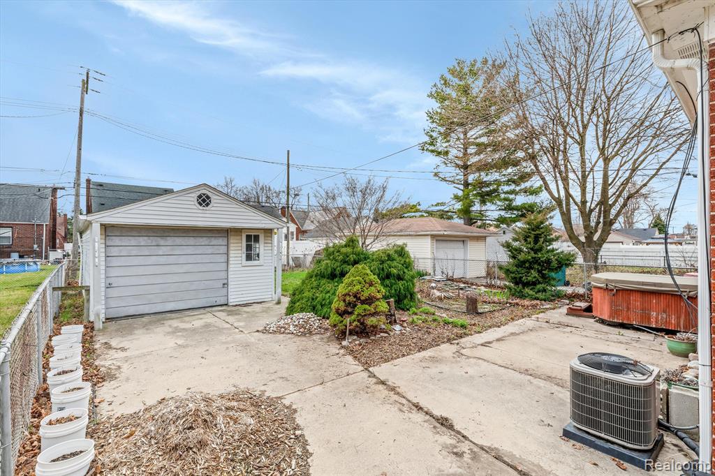 869 LIBERTY Avenue, Lincoln Park, MI 48146 — Photo 26