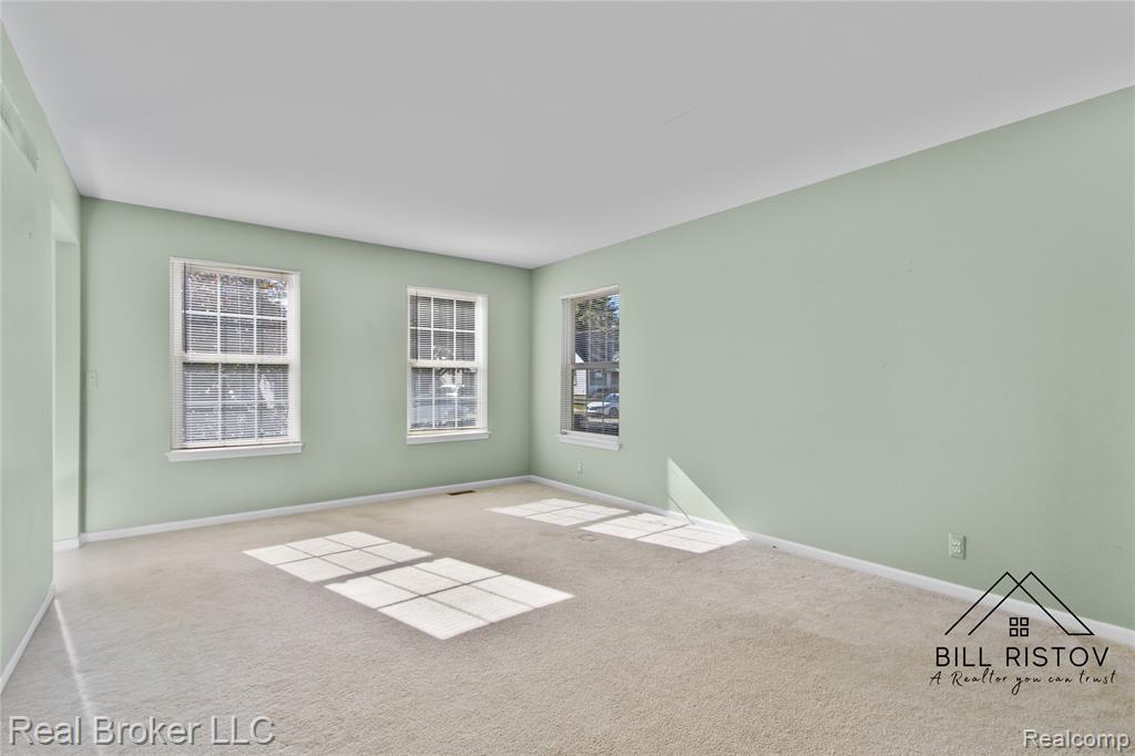 423 Dewey Street, Royal Oak, MI 48067 — Photo 9