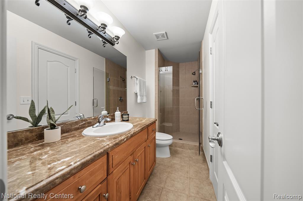 5010 Forest Valley Drive, Clarkston, MI 48348 — Photo 54