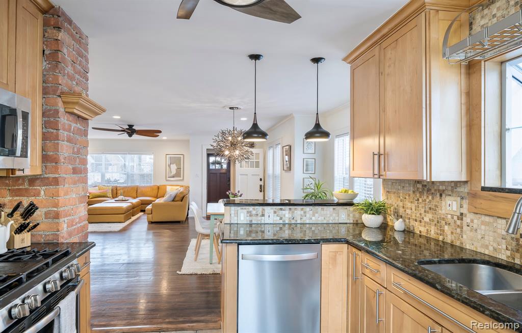 930 E 2nd Street, Royal Oak, MI 48067 — Photo 11