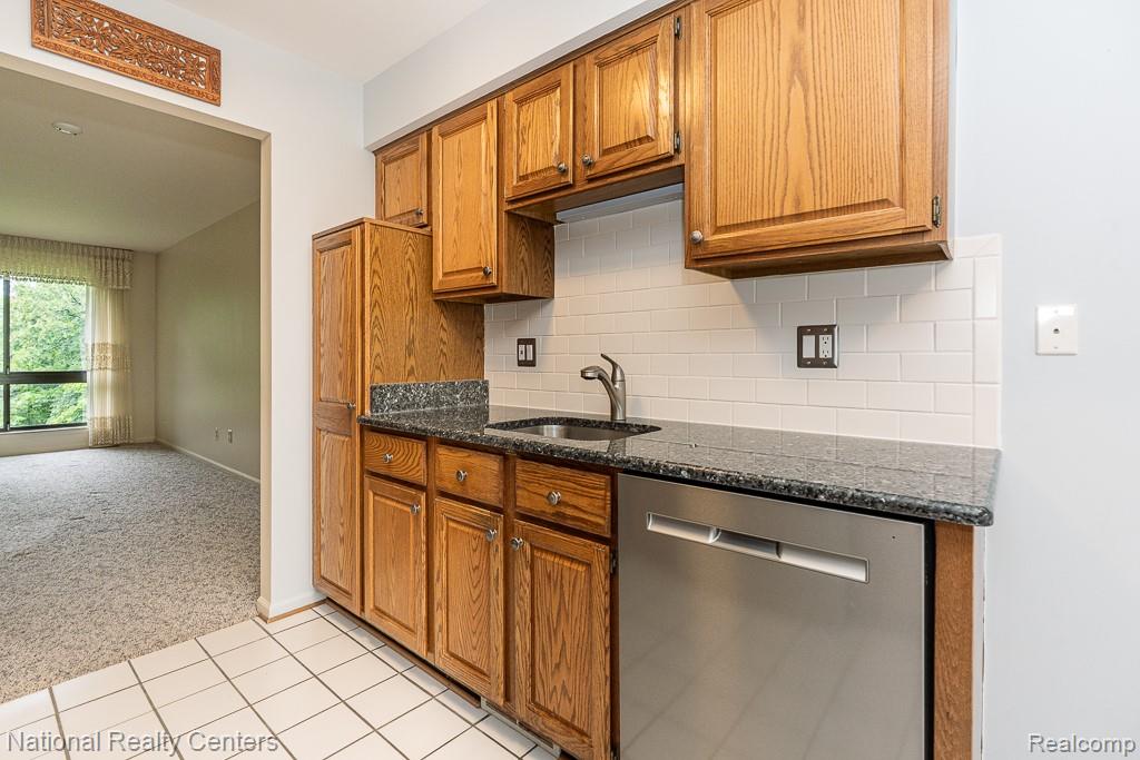 906 Wexford Way, 3, Rochester Hills, MI 48307 — Photo 10