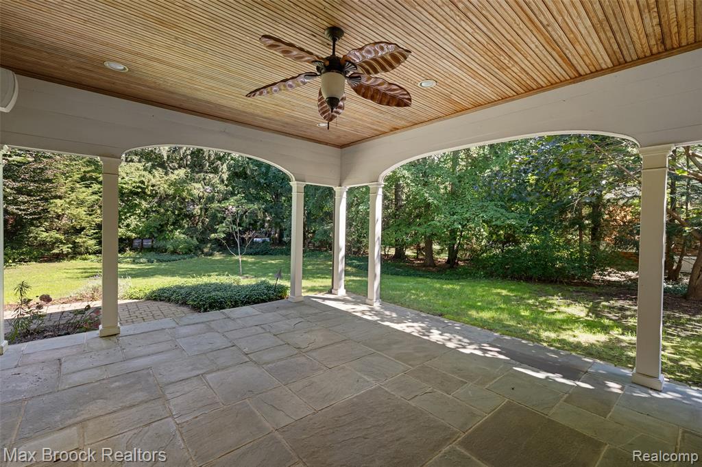 748 Waddington Street, Bloomfield Hills, MI 48301 — Photo 32