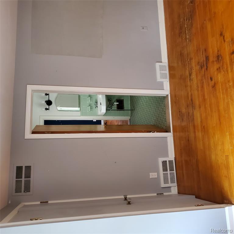 16214 Shaftsbury Avenue, Detroit, MI 48219 — Photo 48
